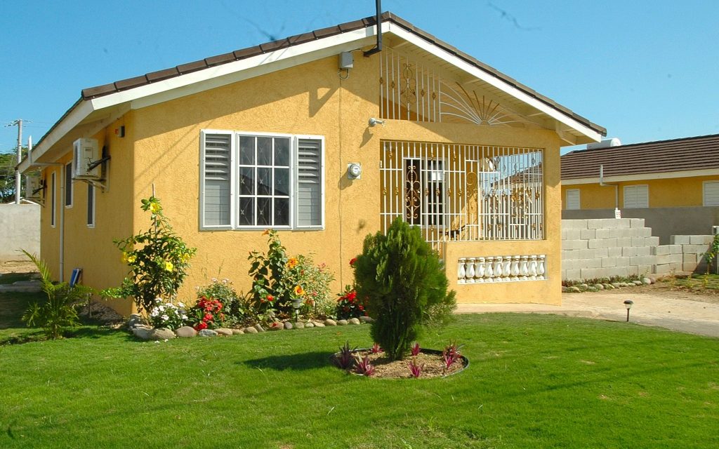 2 Bedroom House For Rent In Edgewater Portmore Pic spatula